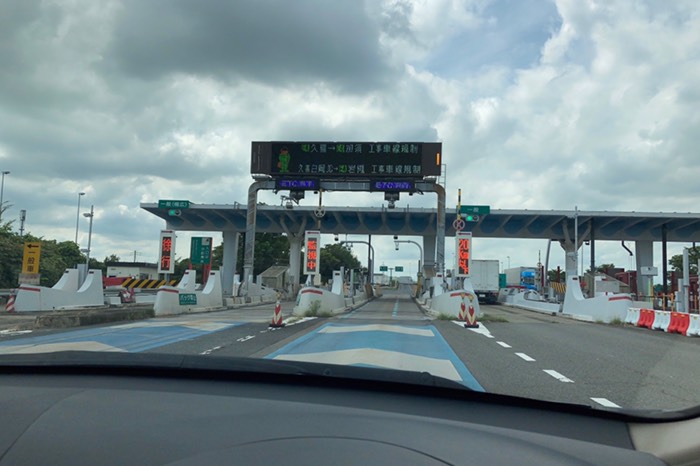 今回は自腹で前泊のため昼間に走ります