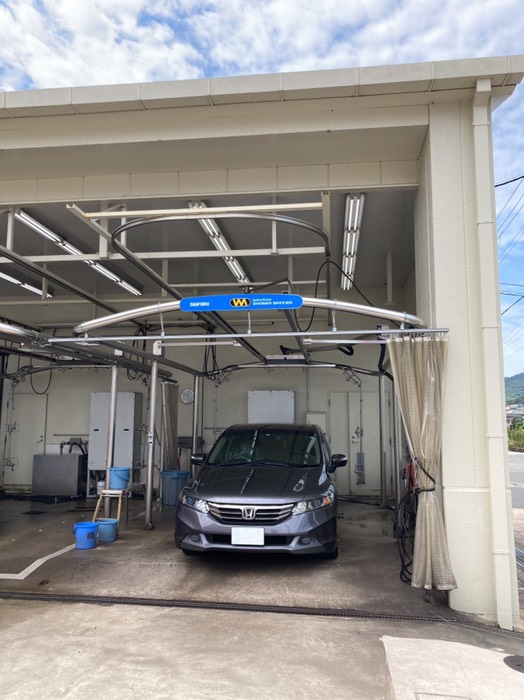 手洗い洗車待ち