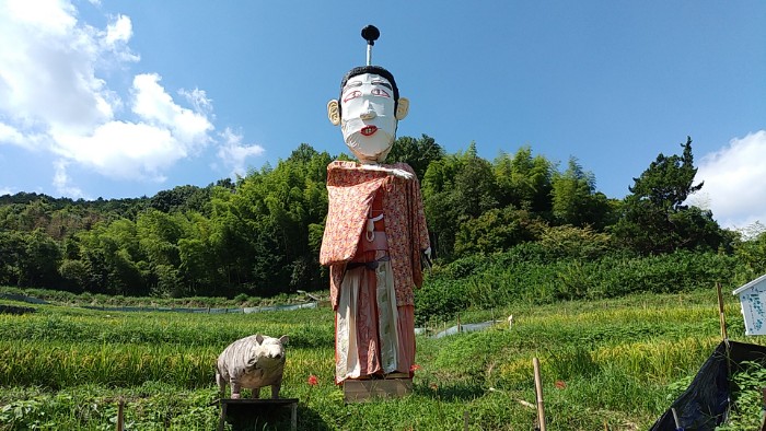 ジャンボ案山子