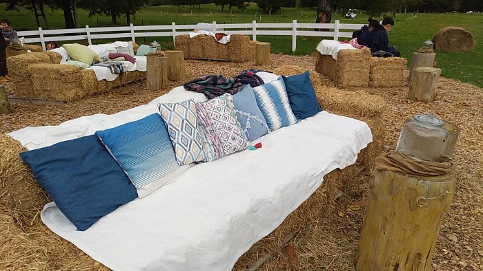 干し草のソファー