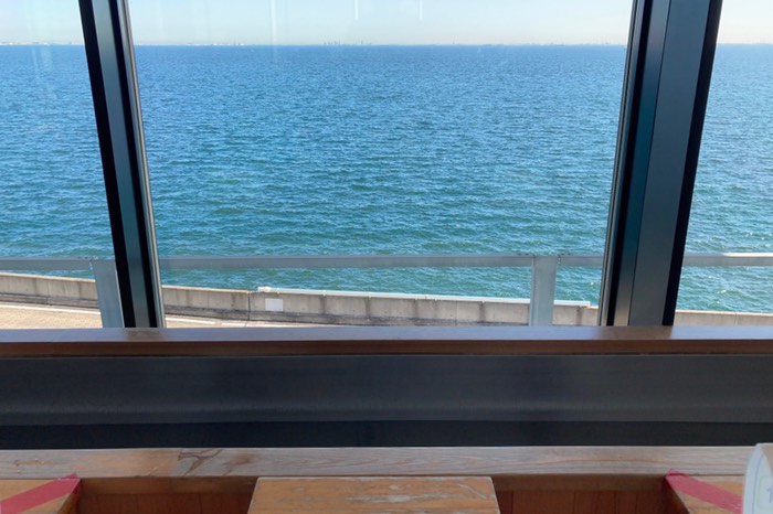 実は海ほたるPAには足湯があります♨︎