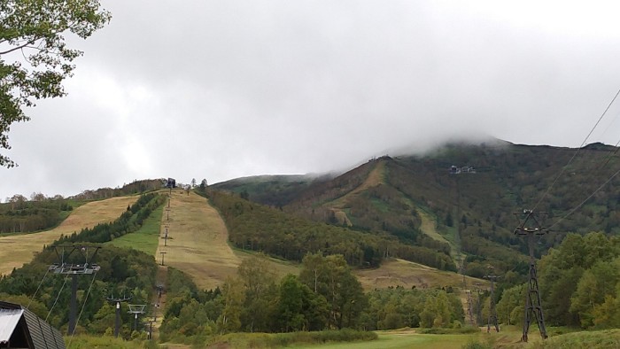 雲の中に雲海テラス