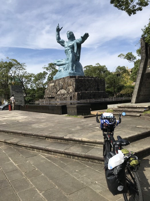 長崎平和記念像