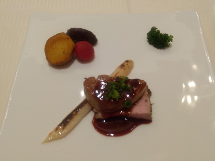 フォアグラ添え真狩村のハーブ豚