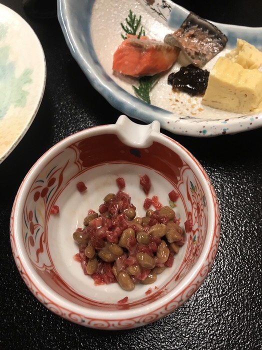 朝食　馬肉入り納豆
