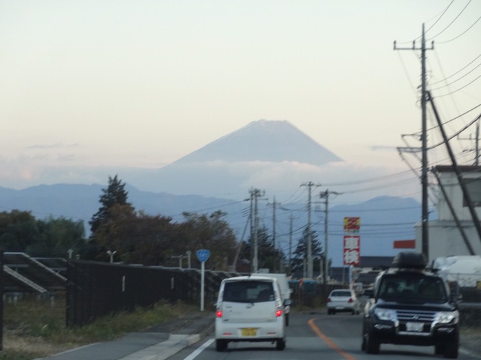 暫く富士山を眺めながらのドライブ