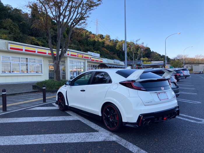 ここで朝食にしました