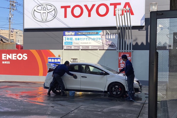 満タン給油&手洗い洗車