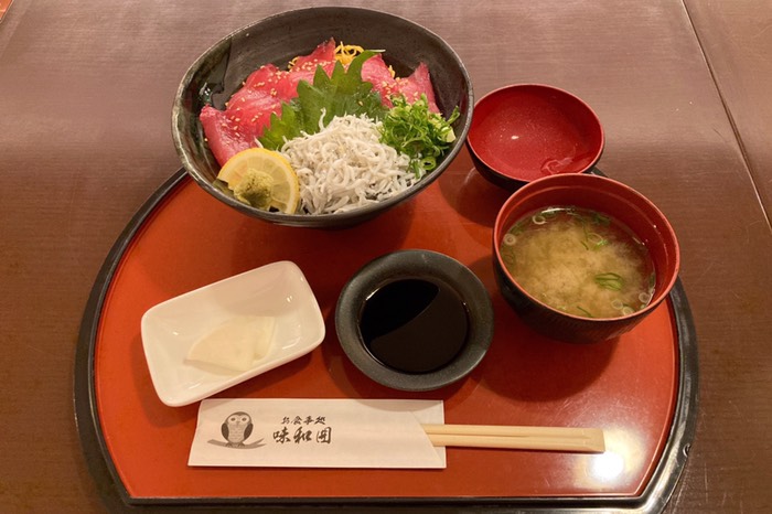 夕飯 しらすマグロ丼