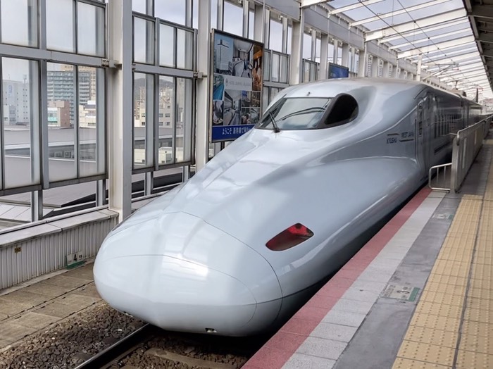 関東では見ない新幹線！