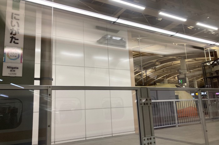 いなほのﾎｰﾑは新幹線ﾎｰﾑに隣接！