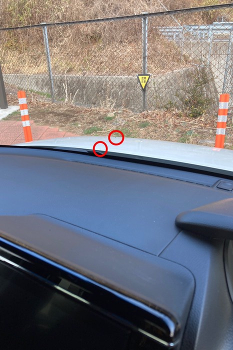 飛び石喰らってしまいました(運転席から)