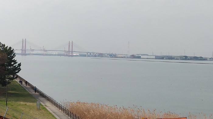 遠くにトリトン