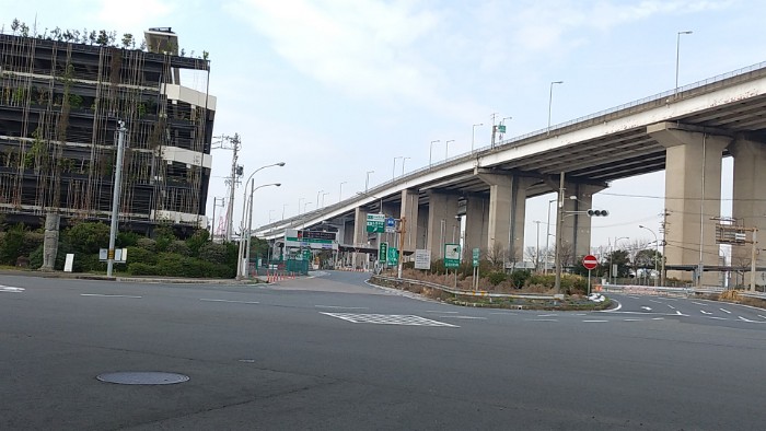 名港中央インター入口