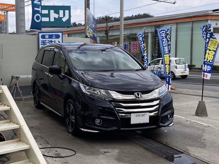 手洗い洗車待ち