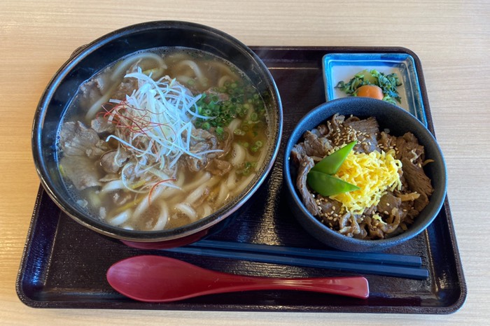 米沢牛 肉うどん 小丼定食 をいただきました♪