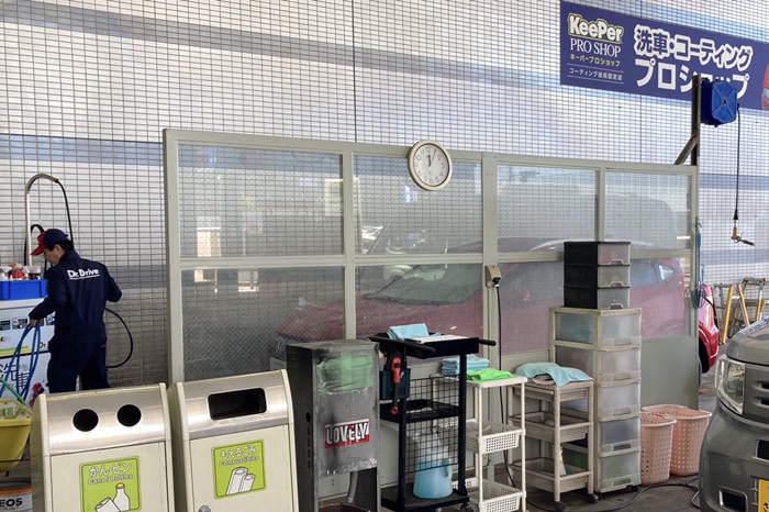 手洗い洗車待ち〜