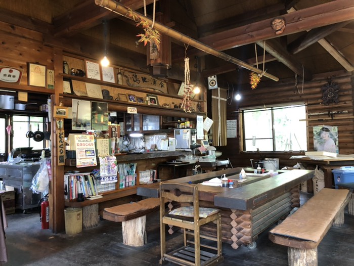 ログハウスどんぐり　店内