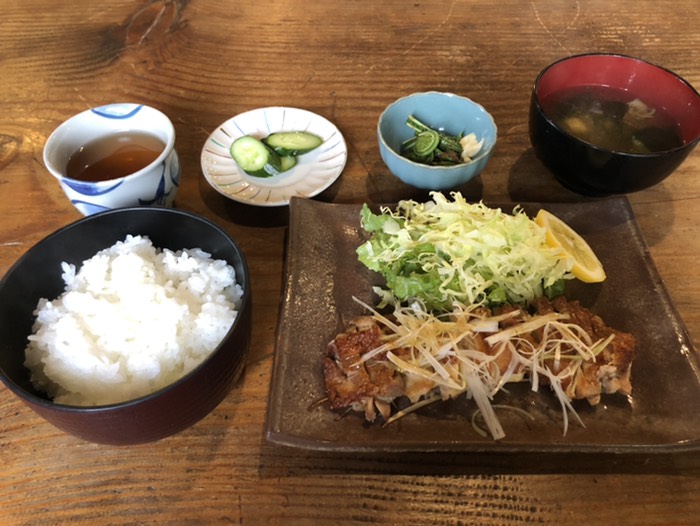 ログハウスどんぐり　会津地鶏塩焼き定食