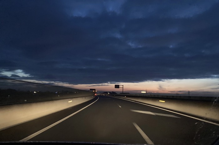 4時ですでに薄明るい