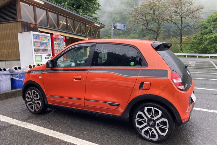 毎度お馴染みくろほねやまびこ