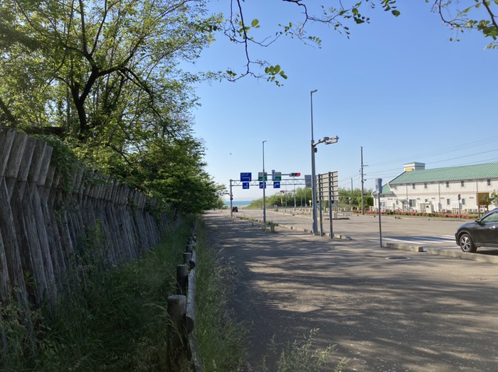 金沢市と内灘町の境の道路から里海里山街道を眺む