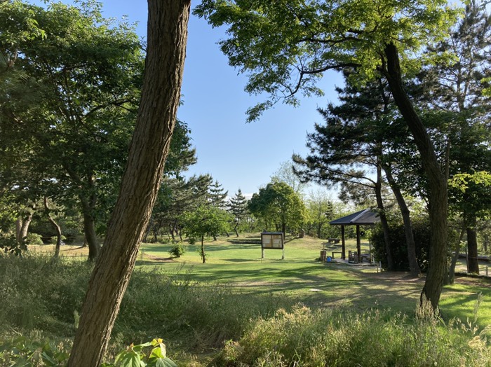 パターゴルフ場と東屋