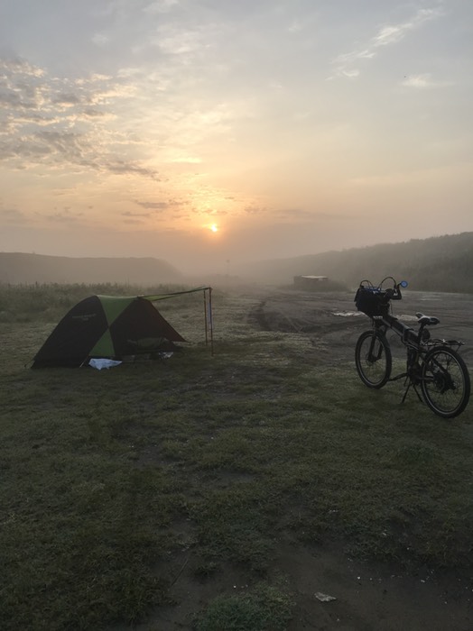 夜明けのテント場