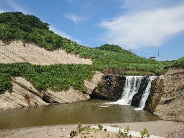 チョットした滝