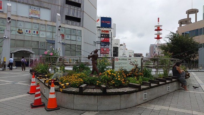 横須賀中央駅前