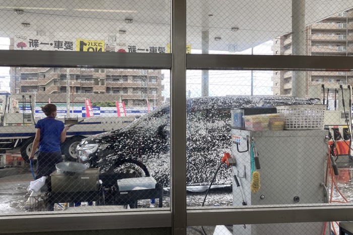 やっと手洗い洗車してくれる店に遭遇！
