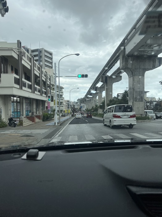 雨が降ってきた