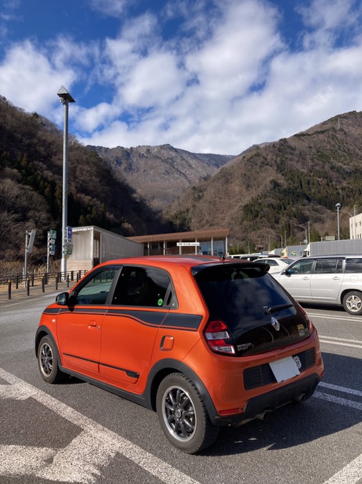 出たのが9時半と遅かったので高速で