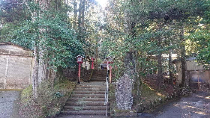 港近くにある神社