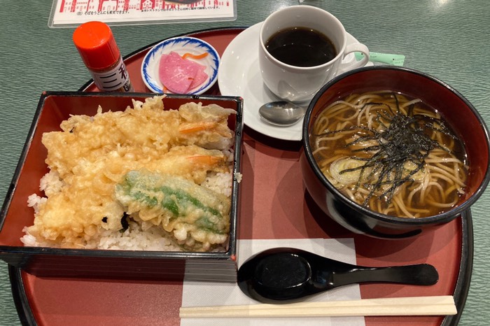 のんびりお昼を食べます