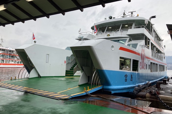 往復宮島松大汽船に利用