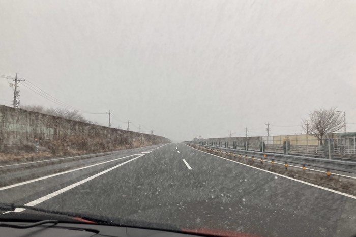 やはり雪降るのね