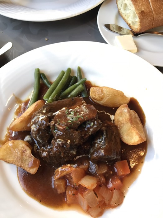 オックステール煮込み