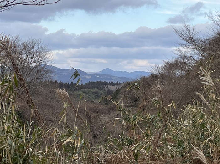 カッコええ山がある