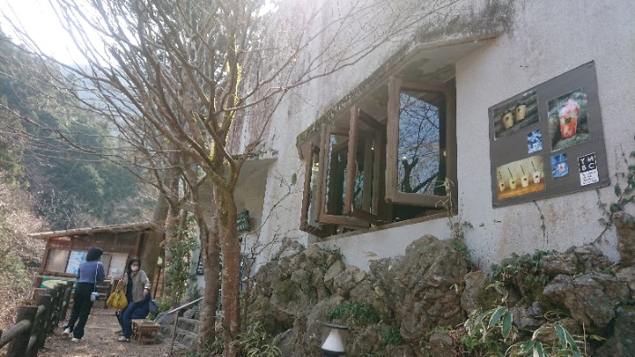 こっち。カフェやまびこ