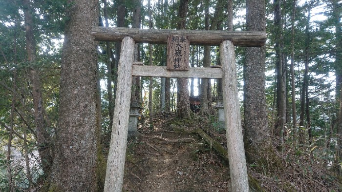 立派な神社