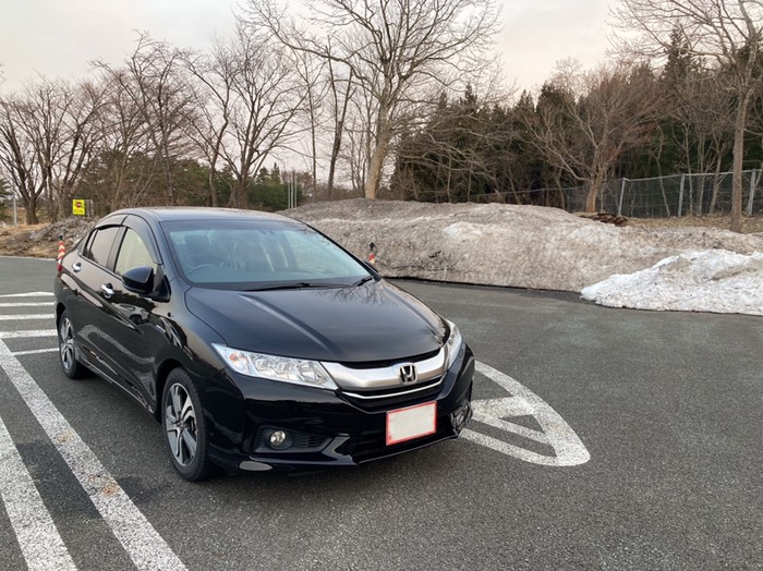 流石にこの辺りは雪残ってます