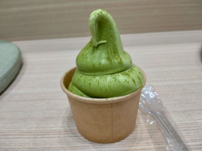 茶ソフクリーム 濃いめ