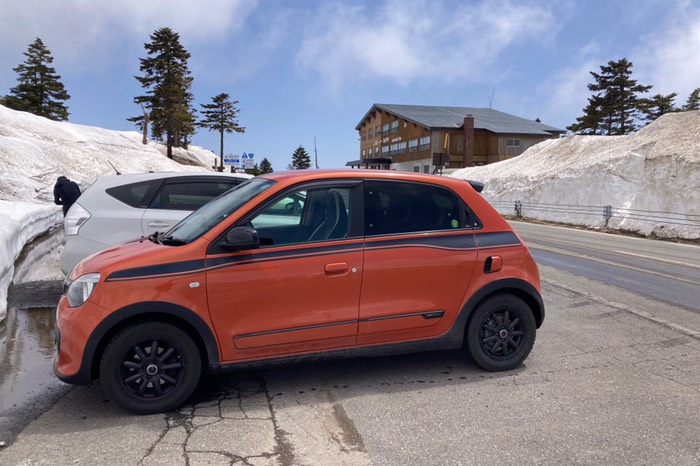 渋峠ホテル前到着