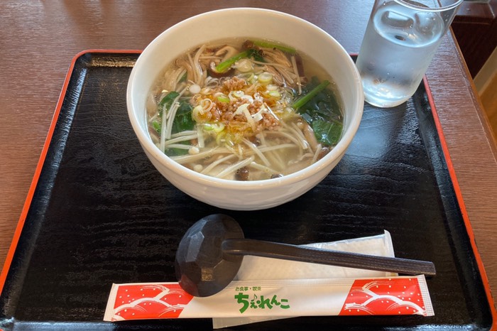 昼食はきのこラーメン
