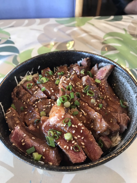 ブッチャステーキ丼