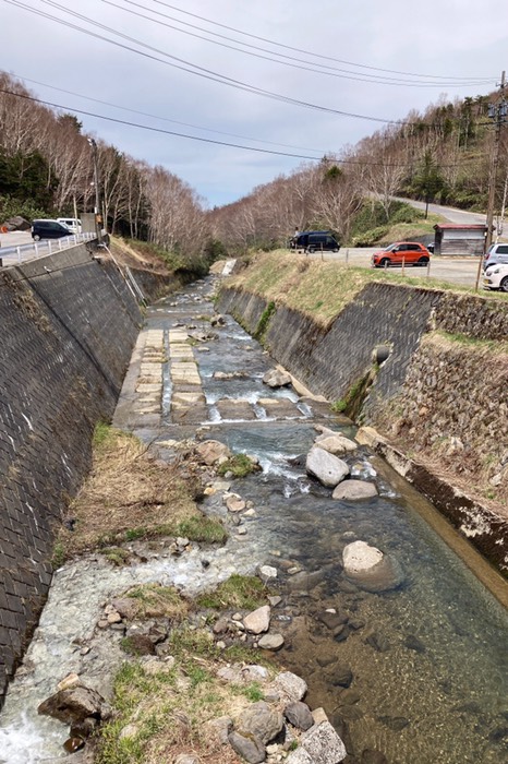 川