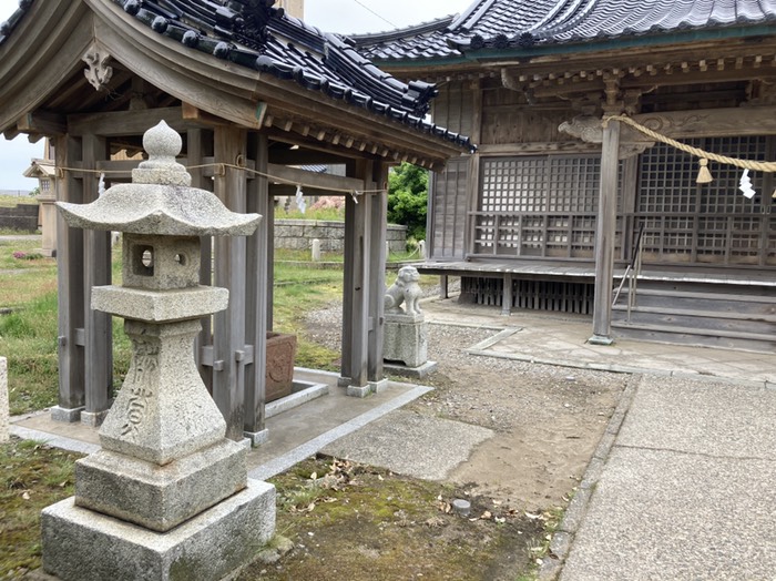 秋葉神社の灯籠