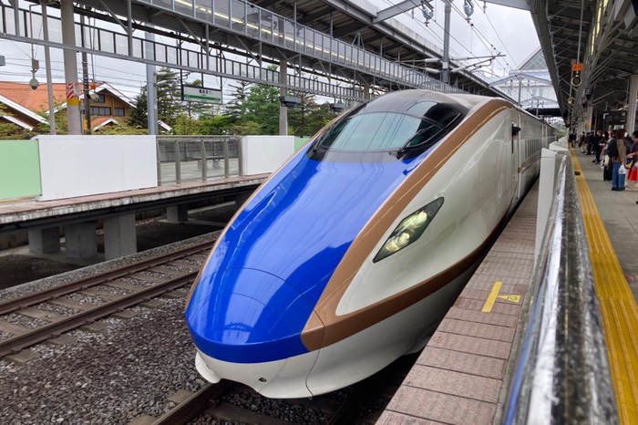 新幹線に乗ります