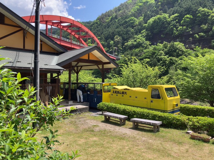 ちょうどトロッコが戻ってきました